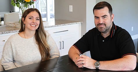 Illinois Mutual agents Daniel and Elisa Gordon smiling