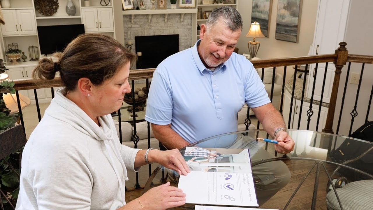 Illinois Mutual agent Dale Cecil meeting with one of his clients