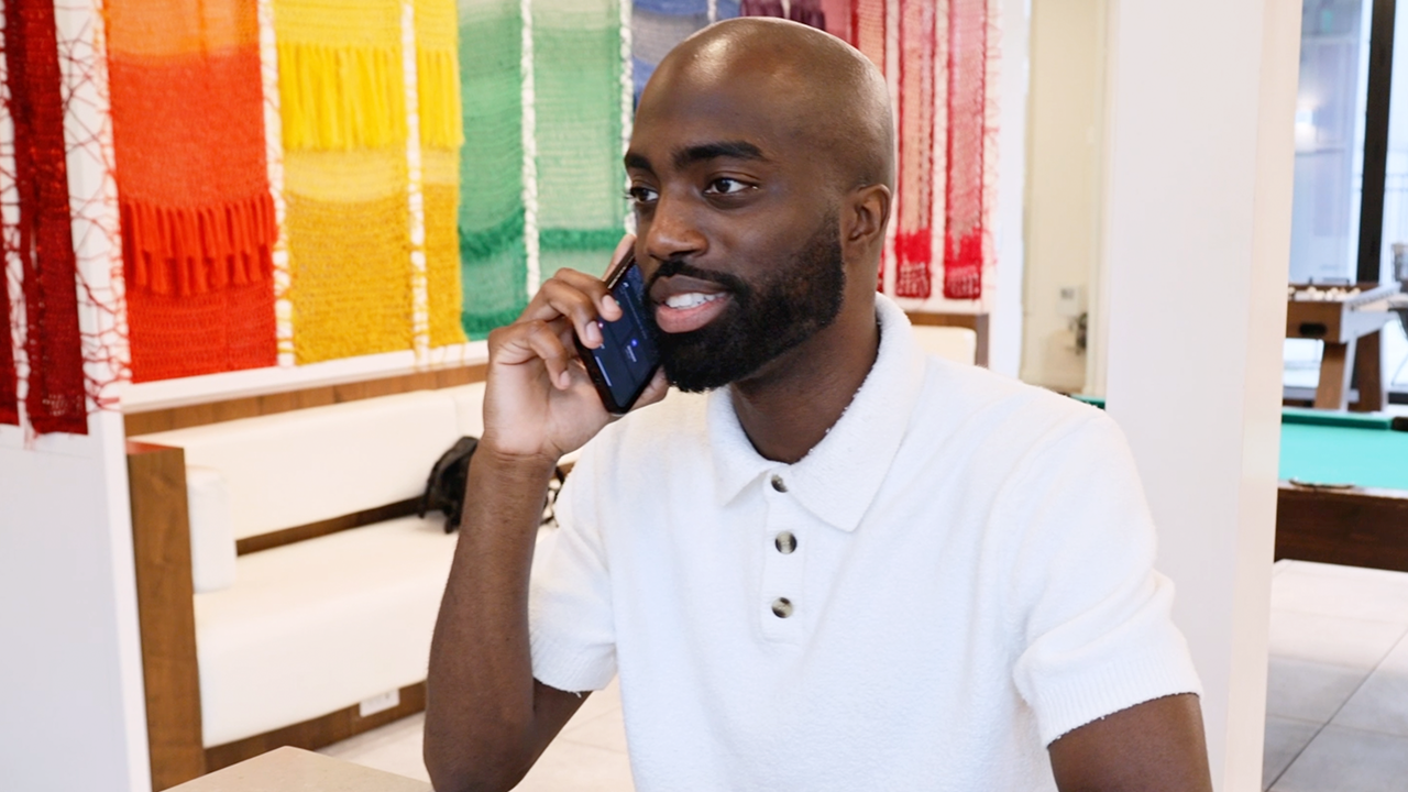 Illinois Mutual agent Kenny Jones on the phone