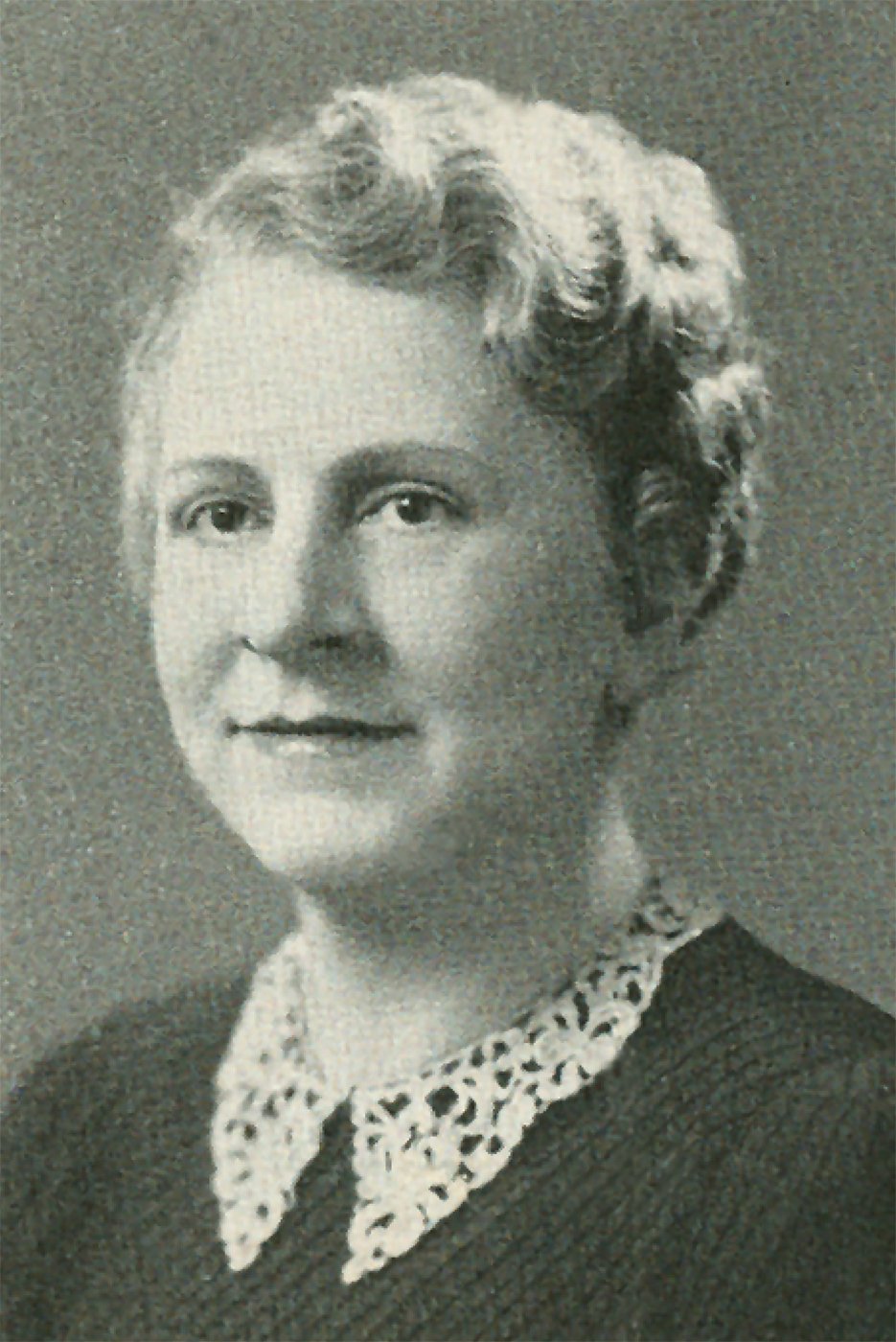 Portrait photo of Gladys Edwards