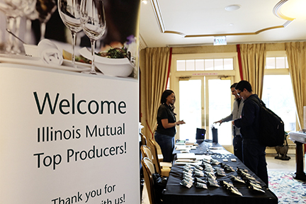 agent event welcome banner and attendees thumbnail