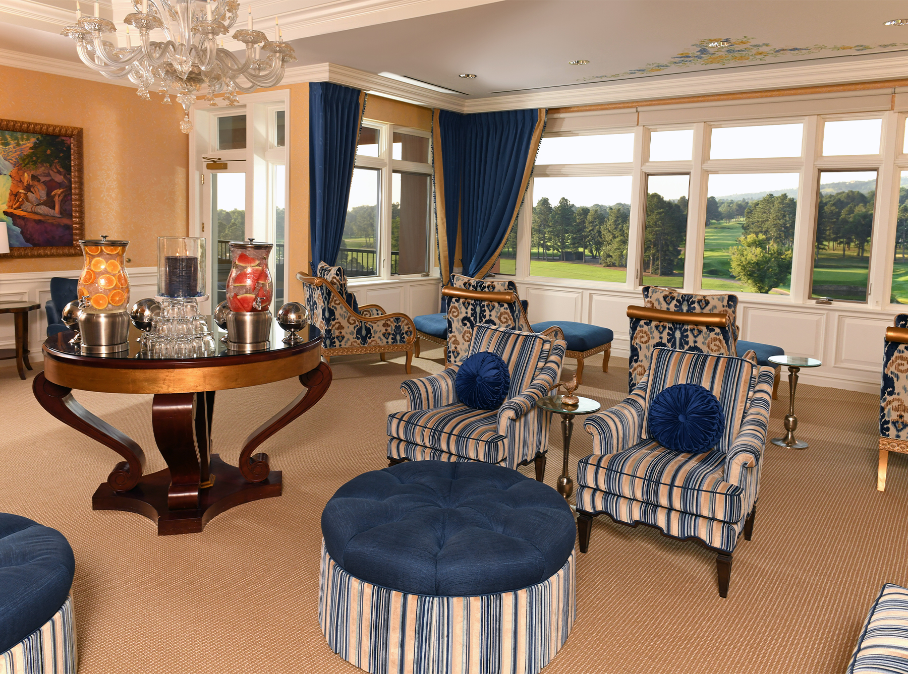 Image of the Broadmoor hotel resortt