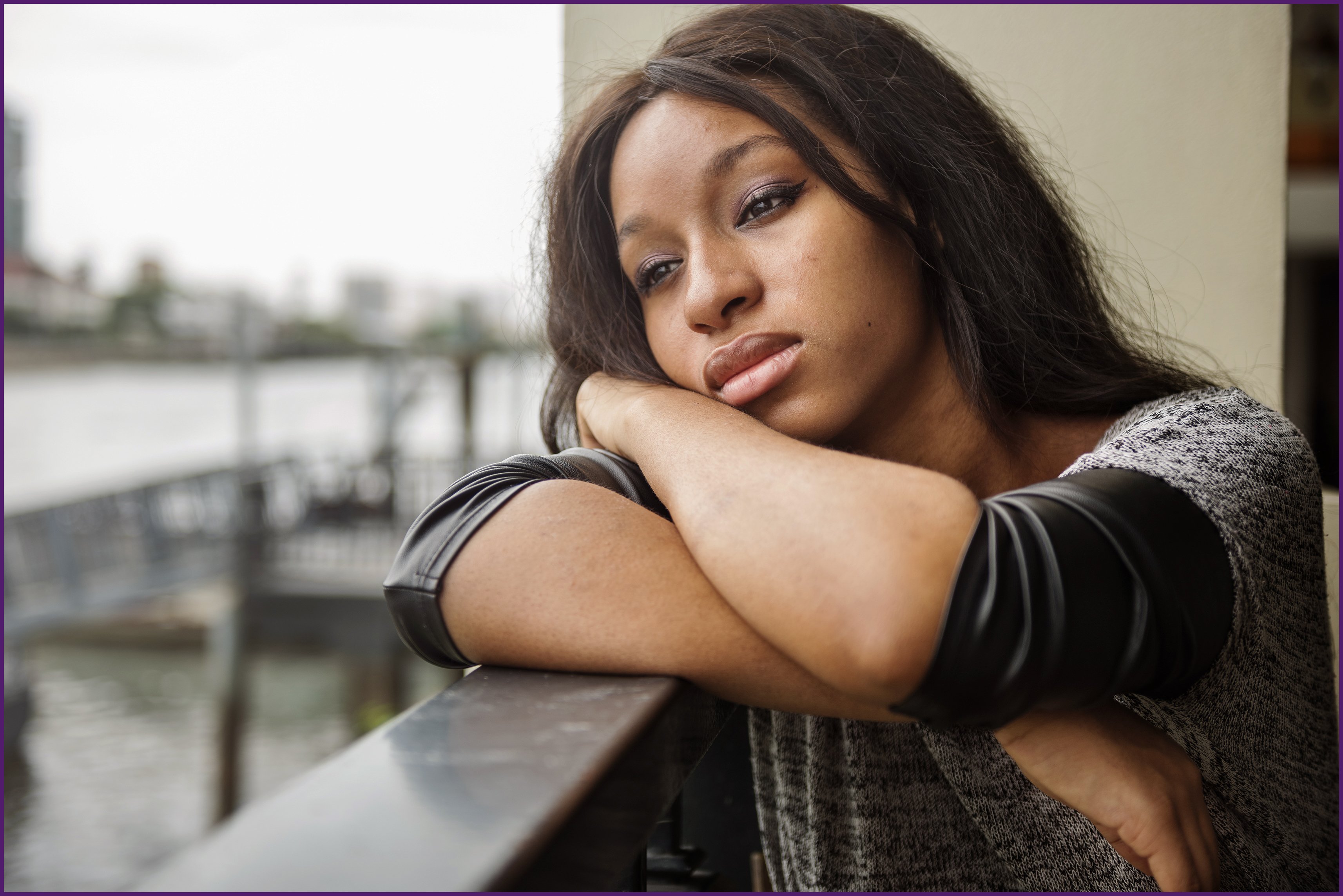 grieving-a-loved-one-1e1770e0d-e40d-4c99-9552-00b3731daa64 image of a woman that looks sad